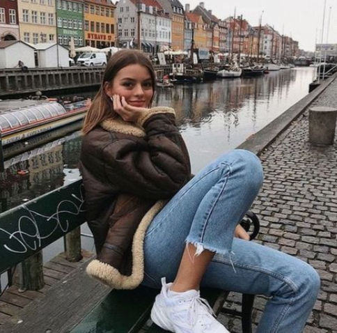 Elena V.